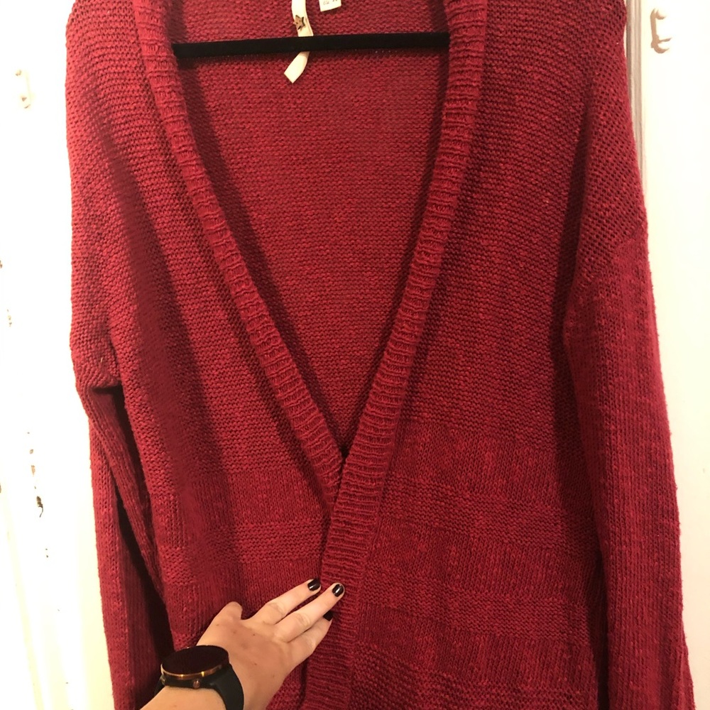 Red sweater - Picture 2 of 4